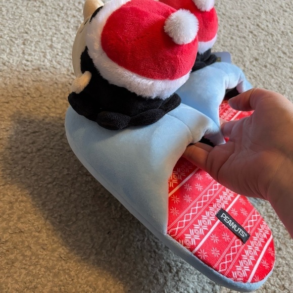 Peanuts Lucy Plush 3D Slippers Christmas Sz 7/8 Women’s Santa Hat Charlie Brown - Picture 5 of 7